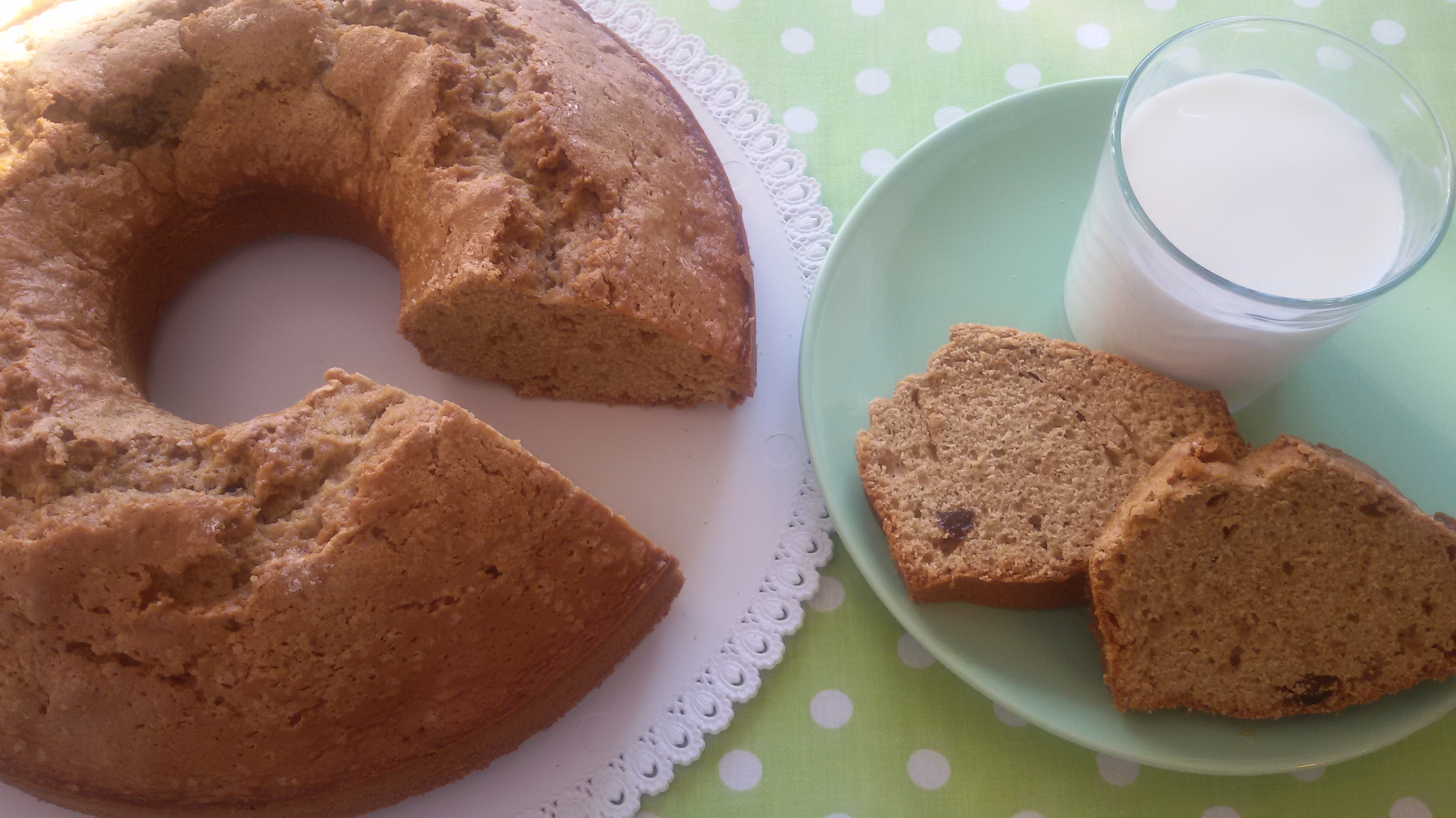 Ciambellone all'orzo e anice