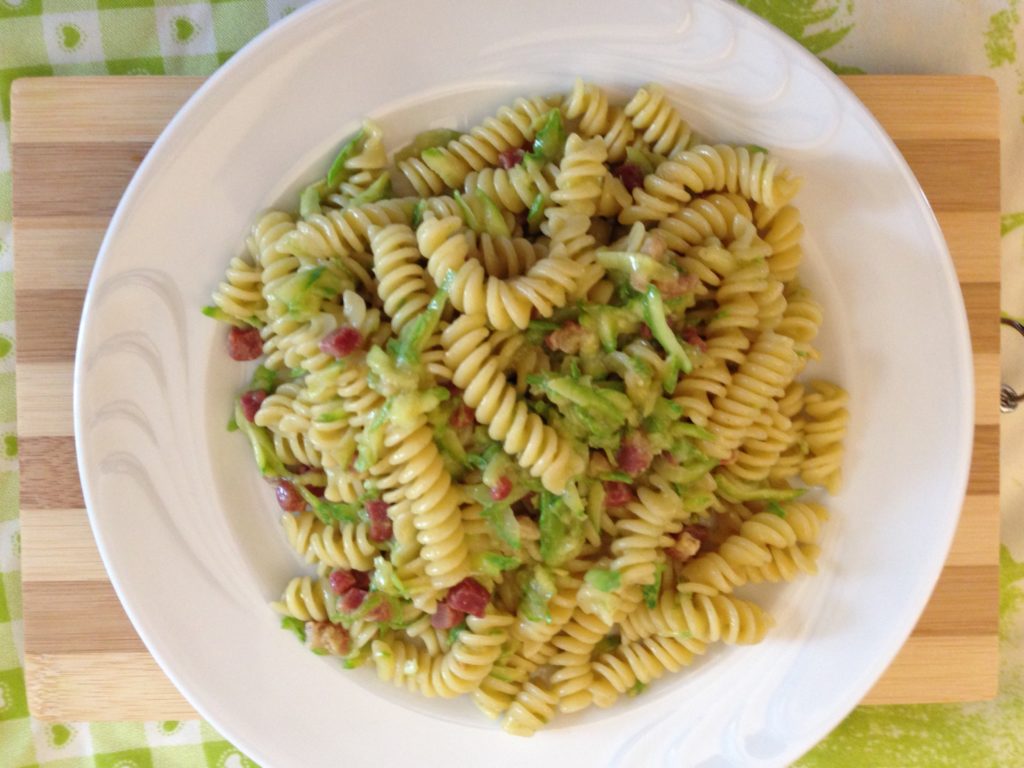 fusilli con zucchine e pancetta